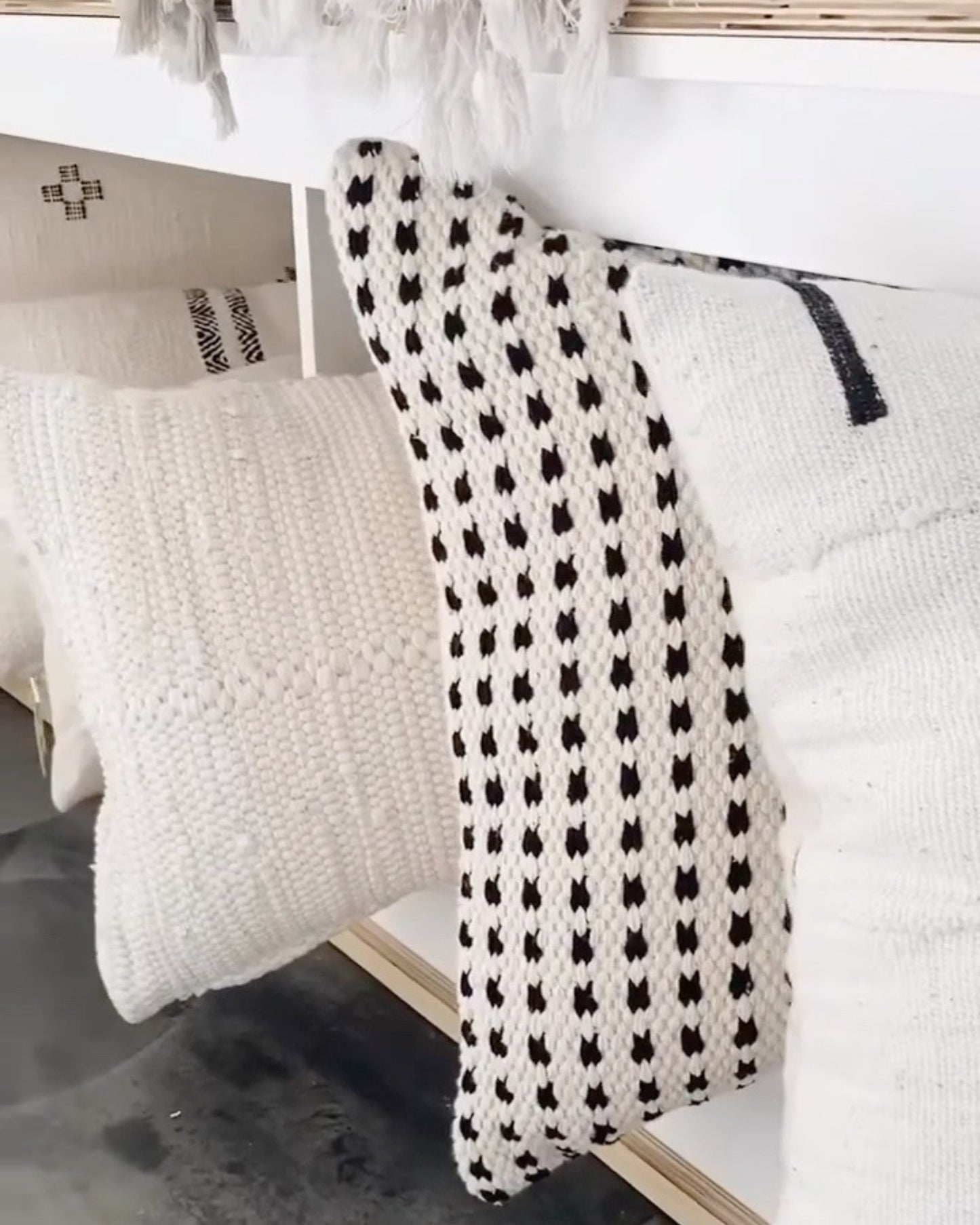 bond pillow cover